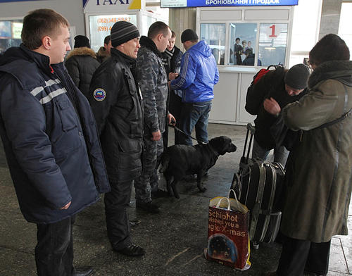 Досмотр в аэропорту Донецка